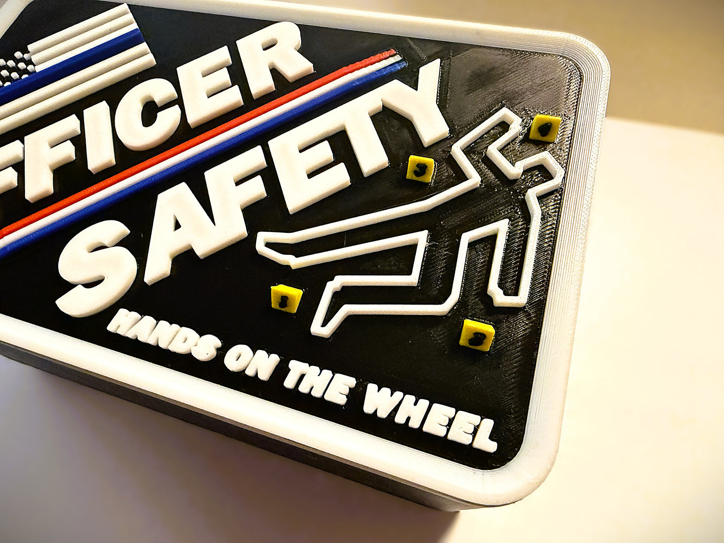 Hands on the wheel !